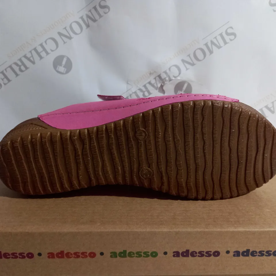 BOXED PAIR OF ADESSO FRANCES MULES IN PINK UK SIZE 7