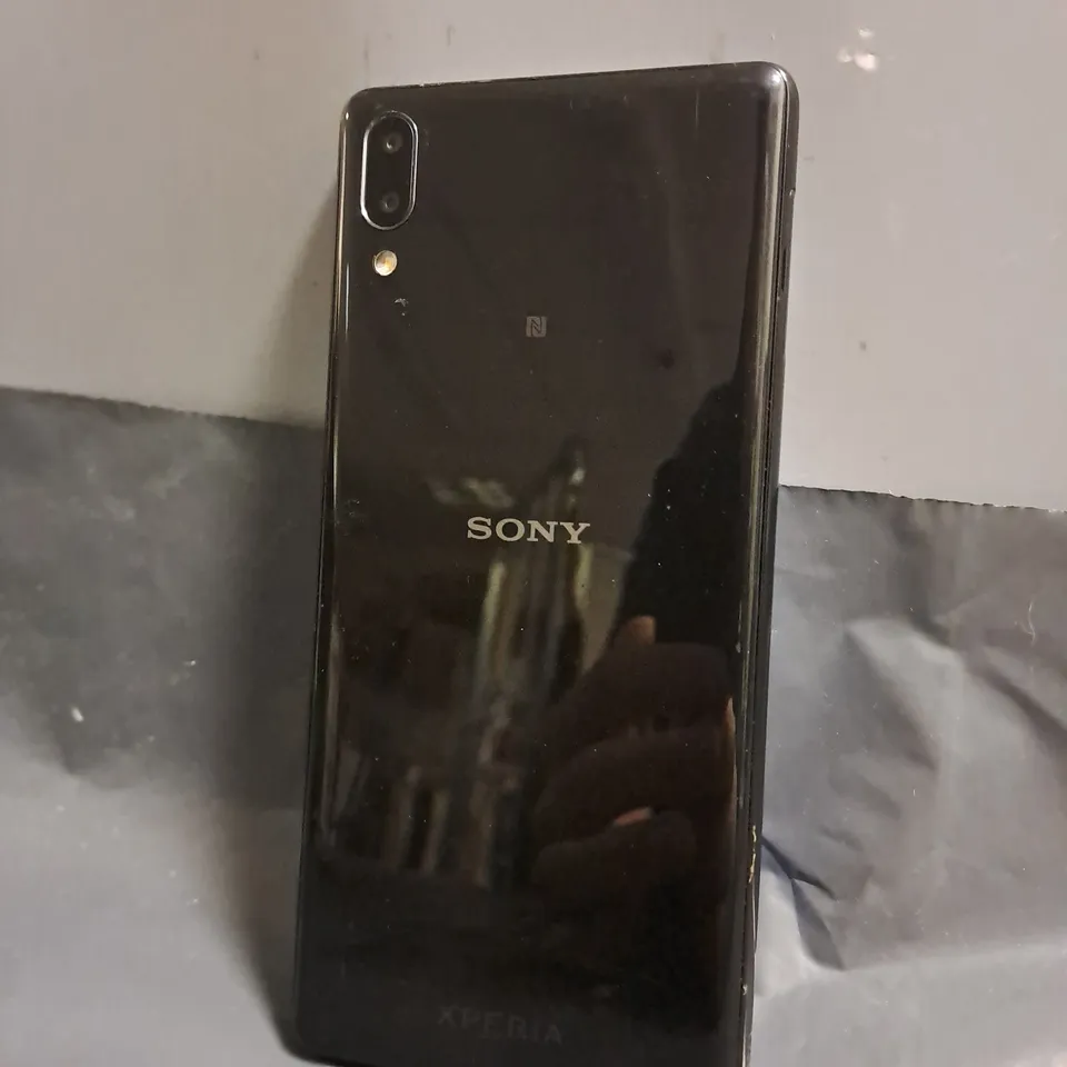 SONY I3312 MOBILE PHONE IN BLACK