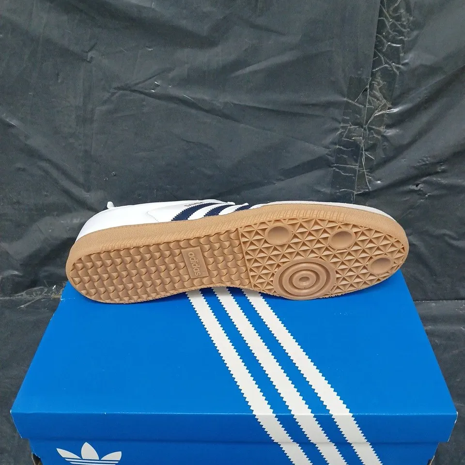 BOXED PAIR OF ADIDAS SAMBA OG WHITE/NAVY UK 13