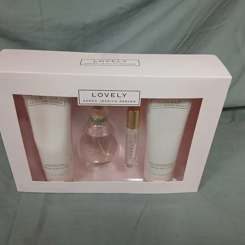 BOXED LOVELY SARAH JESSICA PARKER GIFT SET
