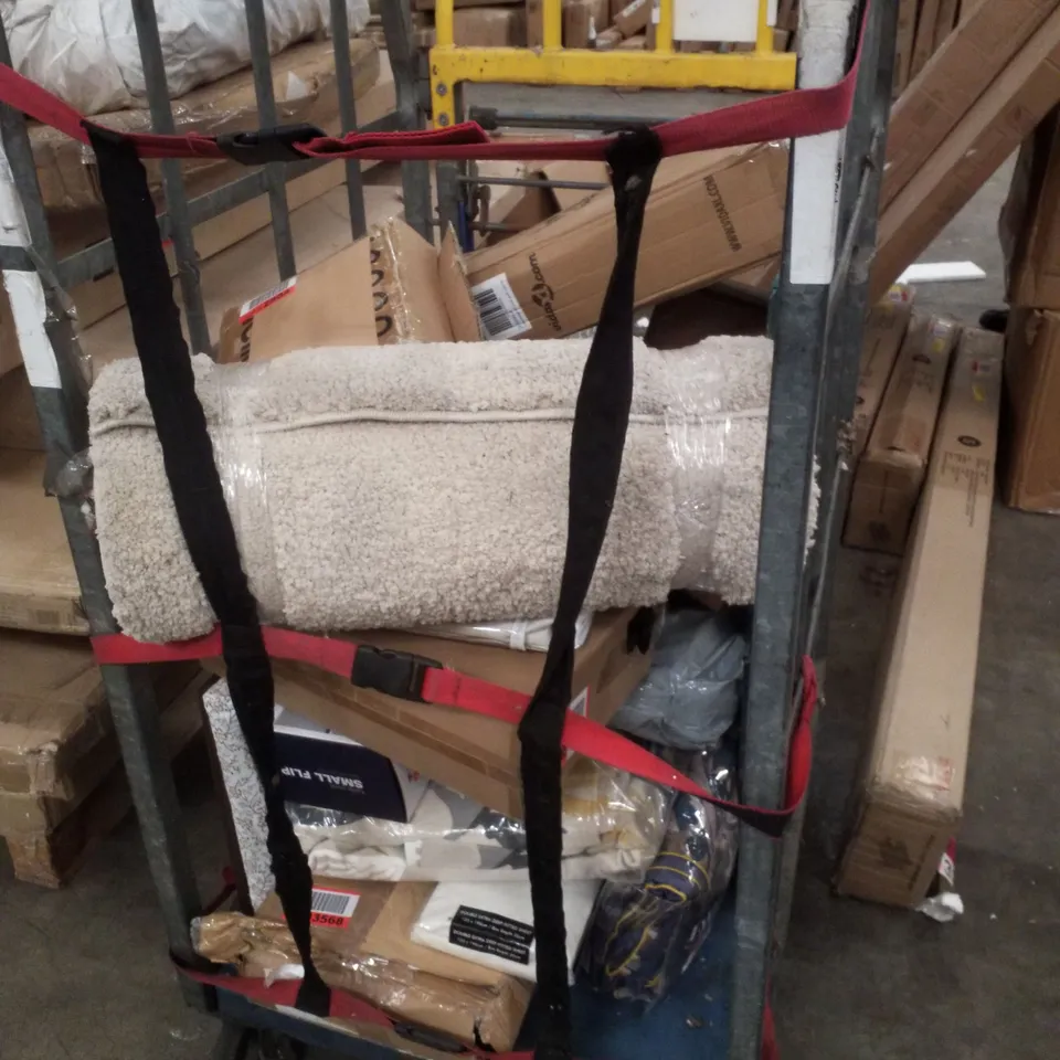 CAGE CONTAINING ASSORTED PRODUCTS INCLUDING RUG, FRAMED CANVAS PRINT, CURTAINS & TABLE CLOCK