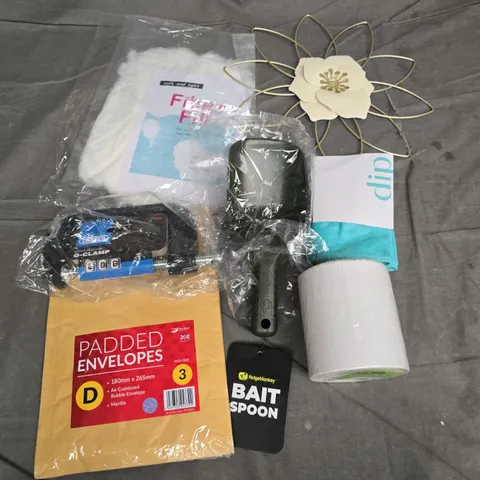 APPROXIMATELY 25 ASSORTED HOUSEHOLD PRODUCTS TO INCLUDE DRAPER G-CLAMP, PREMIUM THERMAL LABELS, BAIT SPOON, ETC - COLLECTION ONLY