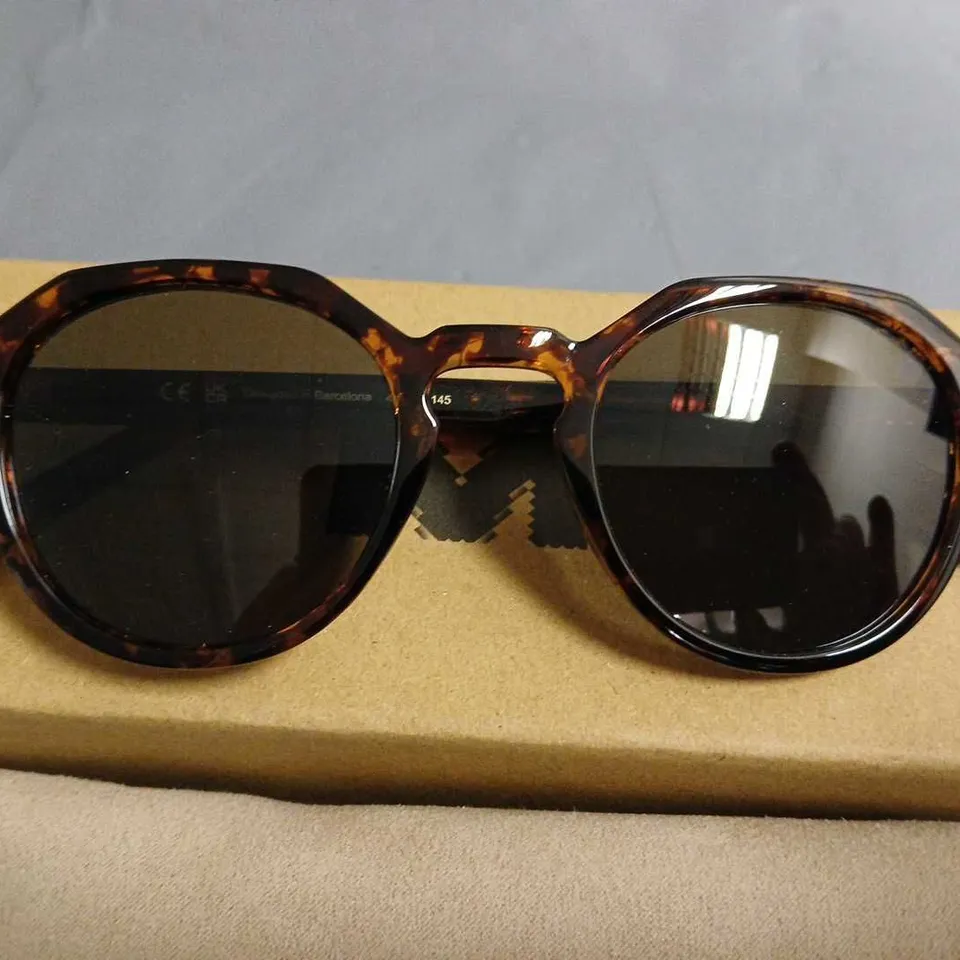 BOXED PAIR OF MELLER PATTERENED BROWN GLASSES