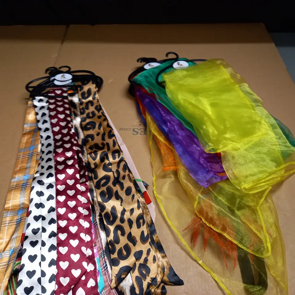 LOT OF ASSORTED CLOTHING ACCESSORIES IN VARIOUS DESIGNS