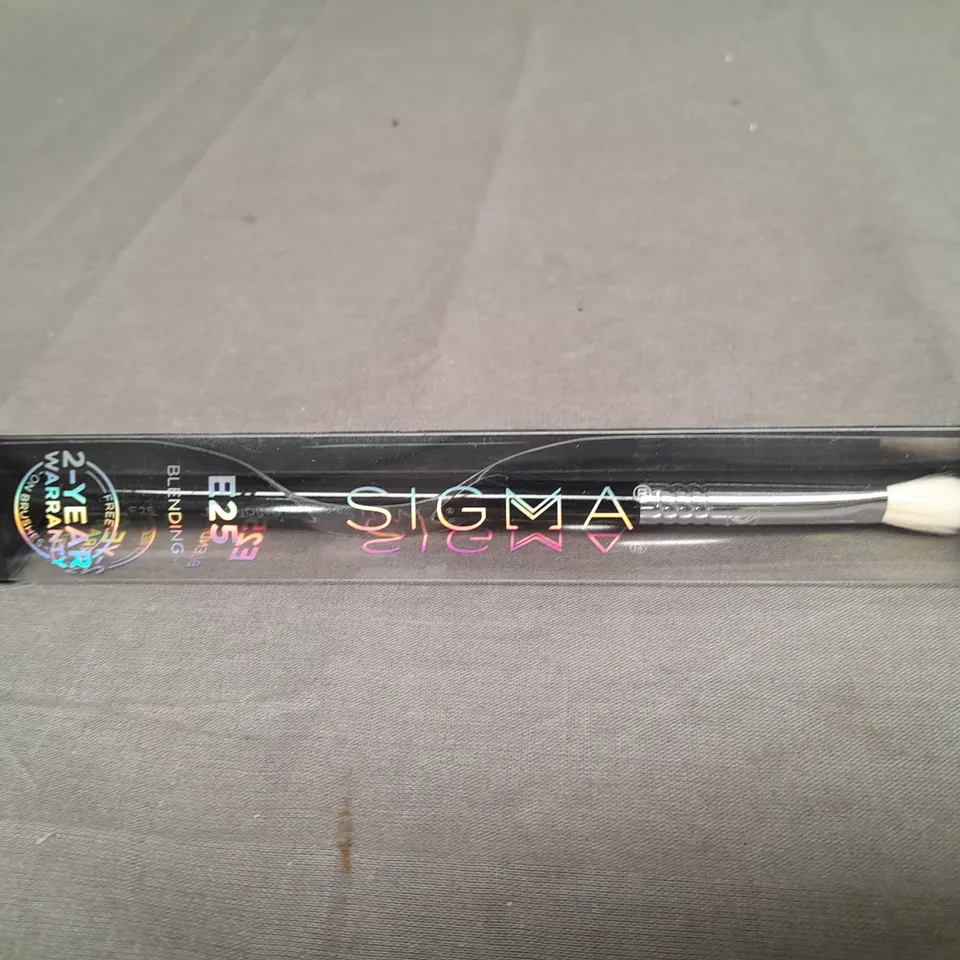 SIGMA MAKE UP BLENDING BRUSH E25