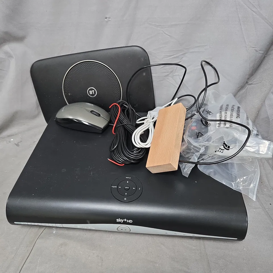 APPROXIMATELY 6 ASSORTED HOUSEHOLD ITEMS TO INCLUDE SKY BOX, CABLES, REMOTE, ETC