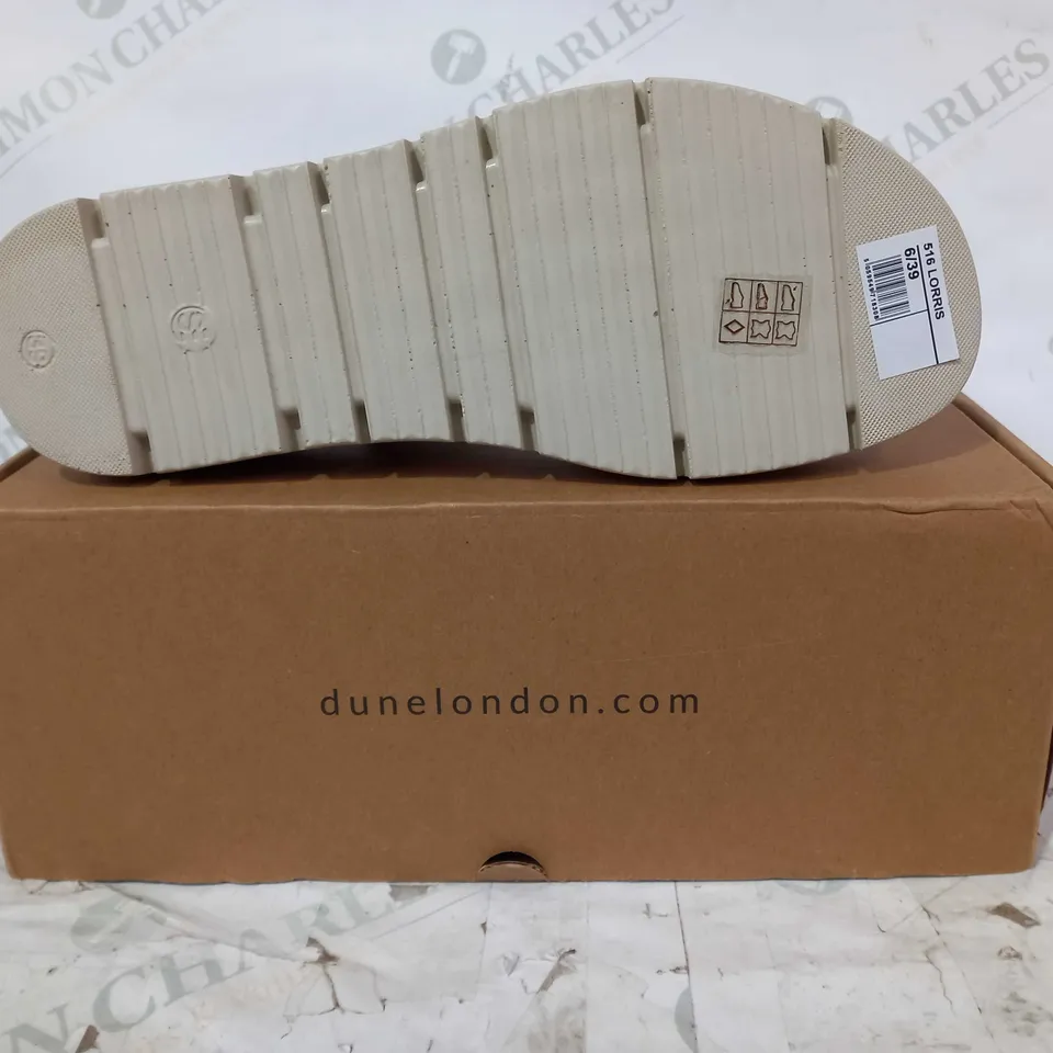 BOXED PAIR OF DUNE LONDON WOVEN STRAP OPEN TOE SANDALS IN METALLIC GOLD EU SIZE 39