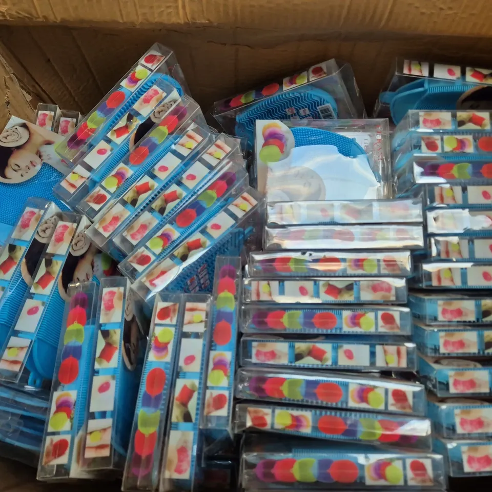 BOX OF 20 ASSORTED FACE AND BODY SCRUBBING BRUSH