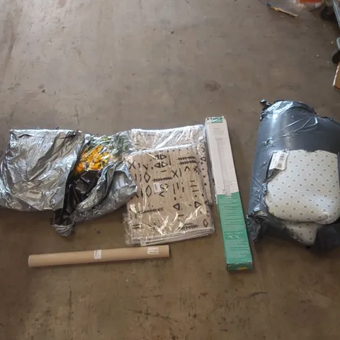 PALLET OF ASSORTED ITEMS INCLUDING: RETRACTABLE SAFETY GATE, RUGS, ARTIFICIAL PLANTS, VINYL WALL DECALS ECT