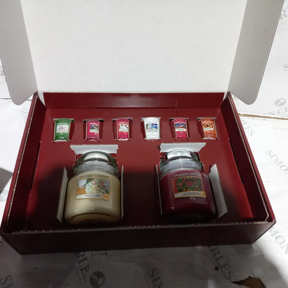 BOXED YANKEE CANDLE CHRISTMAS CANDLES