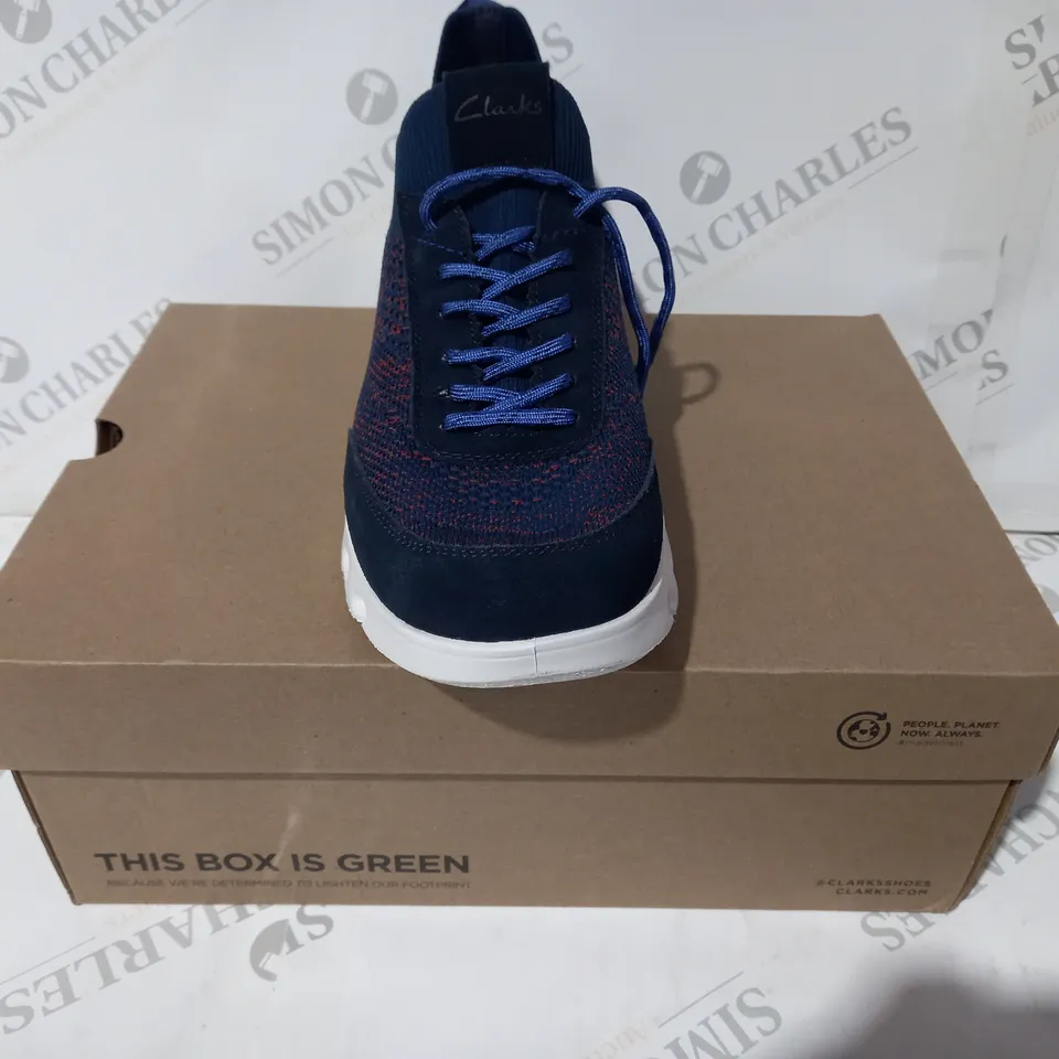 BOXED PAIR OF CLARKS NATURE X GO SHOES IN NAVY/RED UK SIZE 9.5