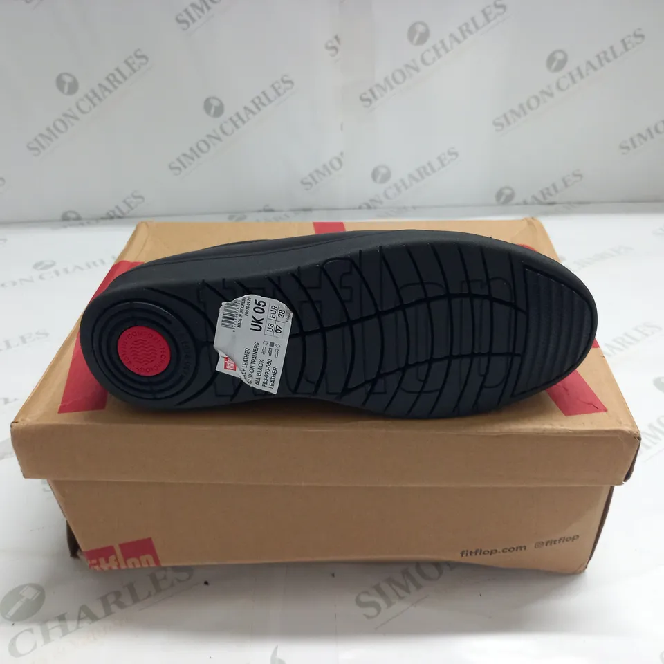 FITFLOPS RALLY LEATHER SLIP ON TRINERS IN BLACK  - SIZE 5