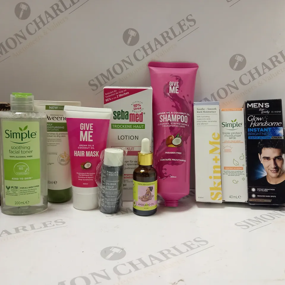 BOX OF APPROX 10 ASSORTED BEAUTY PRODUCTS TO INCLUDE GIVE ME HAIR MASK, SIMPLE MOISTURISER, AVEENO BODY LOTION, ETC 