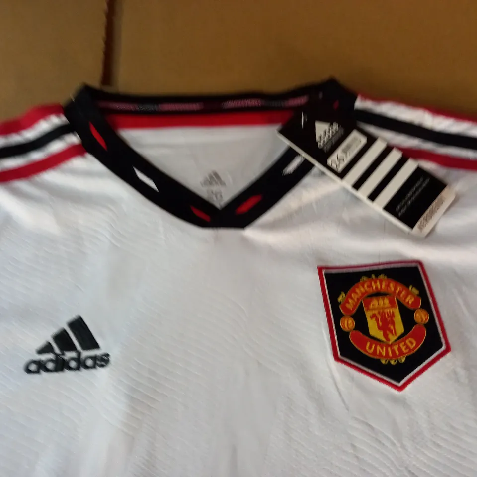 MANCHESTER UNITED REPLICA FOOTBALL SHIRT - 26