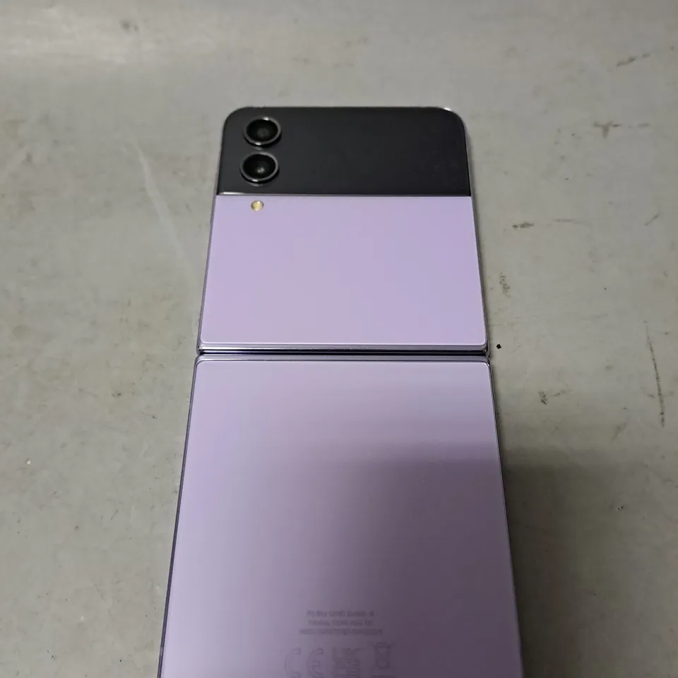 SAMSUNG GALAXY Z FLIP SMART PHONE IN PURPLE