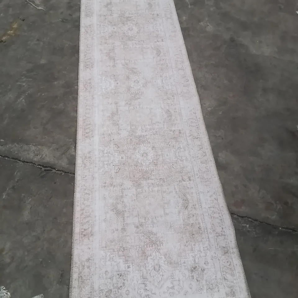 QUALITY DESIGNER AREA RUG - APPROXIMATELY 220X60CM