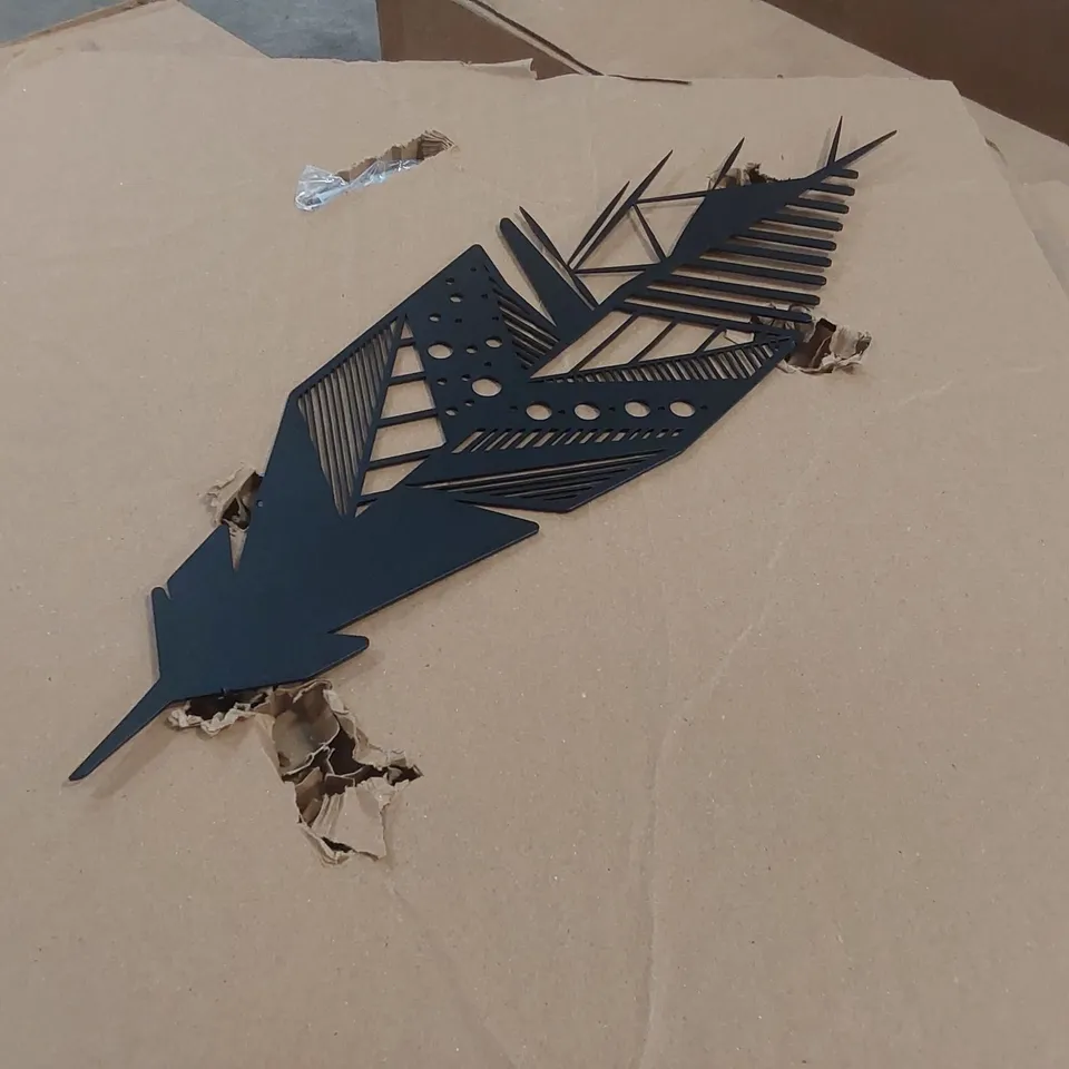 BOXED DESIGNER METAL WALL ART