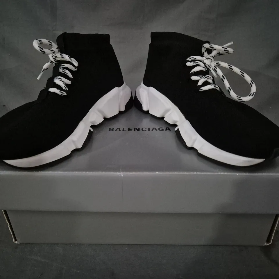 BOXED PAIR OF BALENCIAGA SHOES IN BLACK/WHITE UK SIZE 4