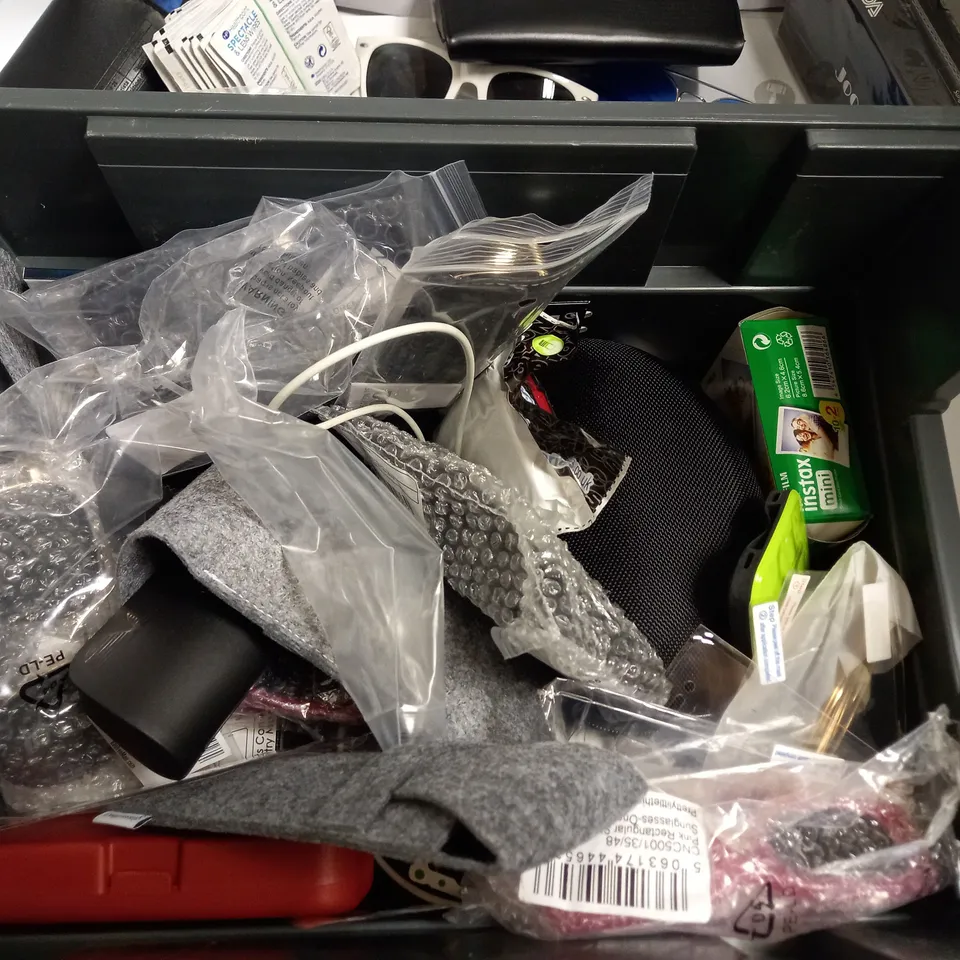 BOX OF APPROX 10 ITEMS INCLUDING ASSORTED GLASSES, ASSORTED CASES AND CHARGING CABLE