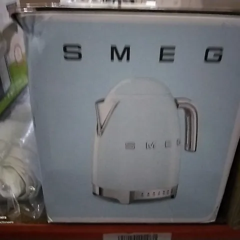 BOXED SMEG 50S STYLE VARIABLE TEMPERATURE KETTLE - RED (1 BOX)