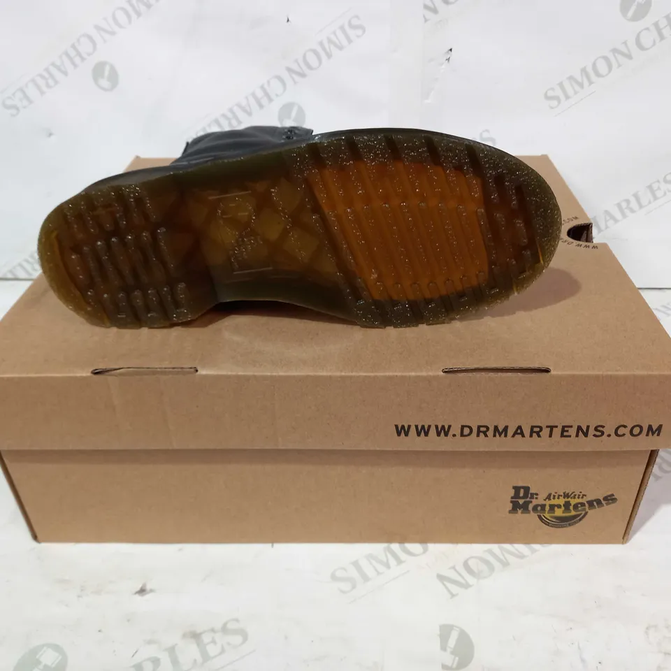 BOXED PAIR OF DR MARTENS VIRGINIA BOOTS IN BLACK UK SIZE 3