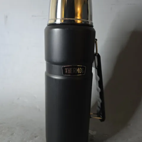 THERMOS BLACK LARGE FLASK 
