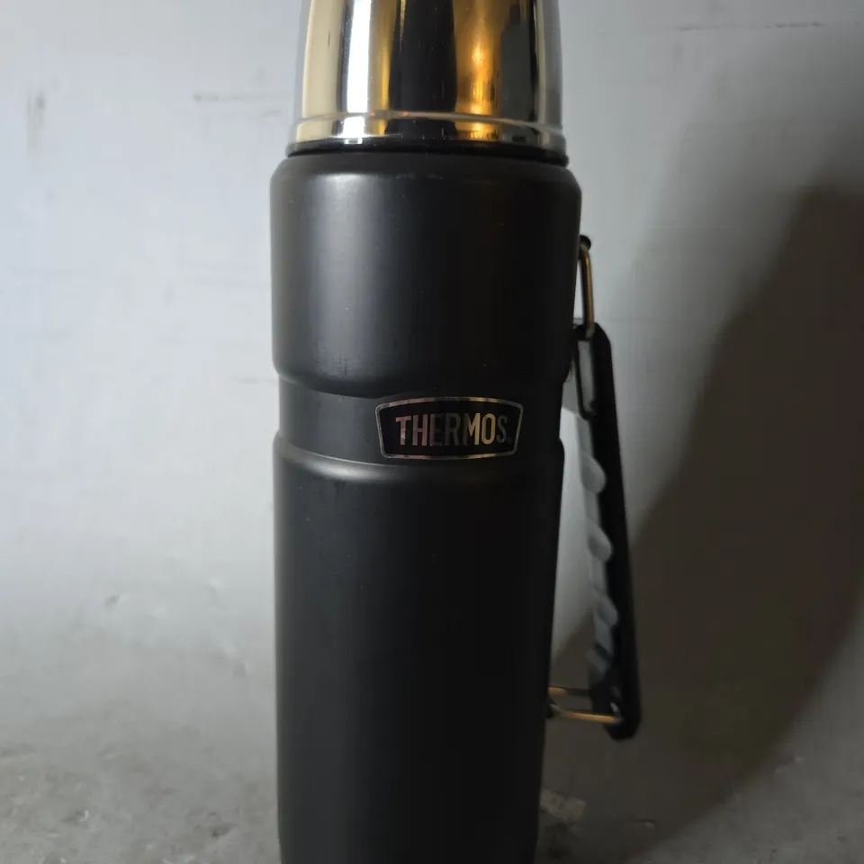 THERMOS BLACK LARGE FLASK 