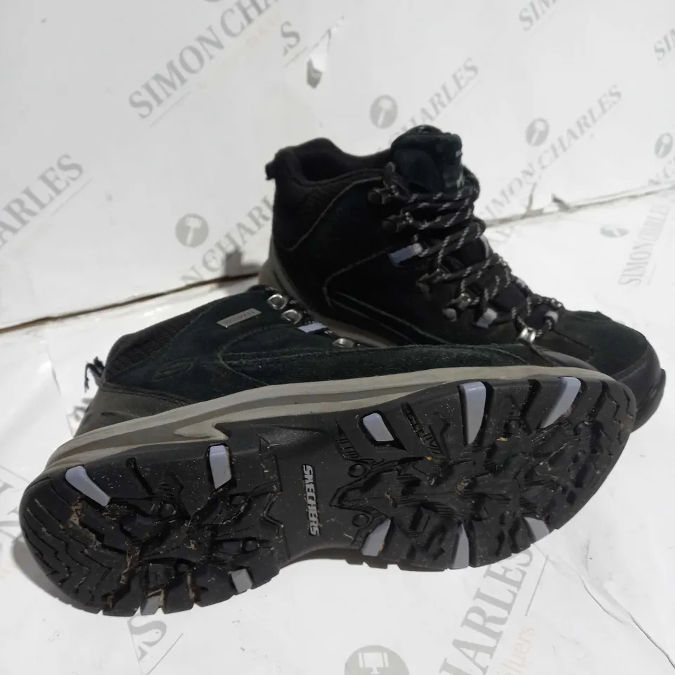 SKECHERS LACE-UP WALKING/HIKING BOOTS - BLACK - UK 3.5