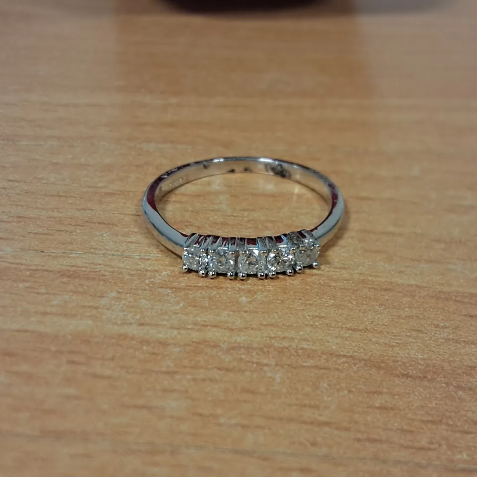 9CT WHITE GOLD FIVE STONE HALF ETERNITY RING SET WITH NATURAL DIAMOND