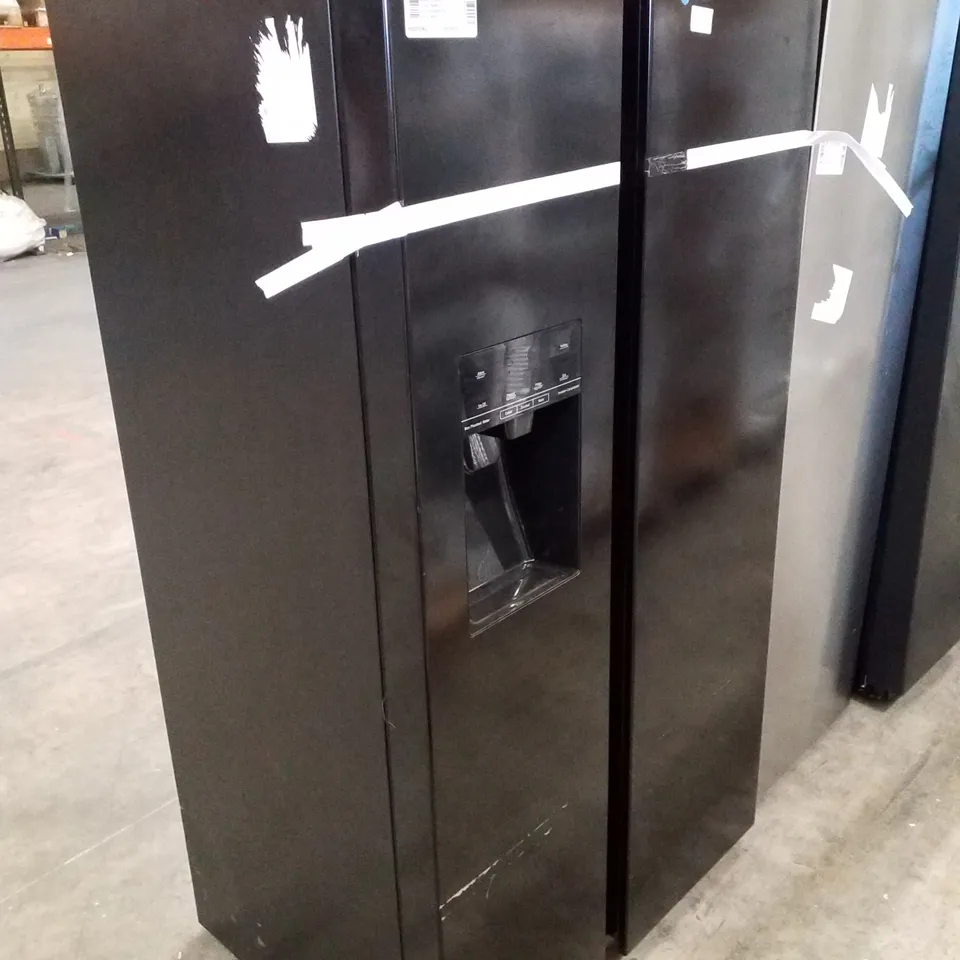 HISENSE FREESTANDING AMERICAN FRIDGE FREEZER - UNPROCESSED RAW RETURN