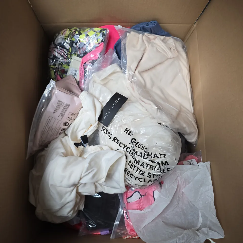 LARGE BOX OF APPROXIMATELY 20 ASSORTED CLOTHING ITEMS IN VARIOUS SIZES, STYLES AND COLOUR 