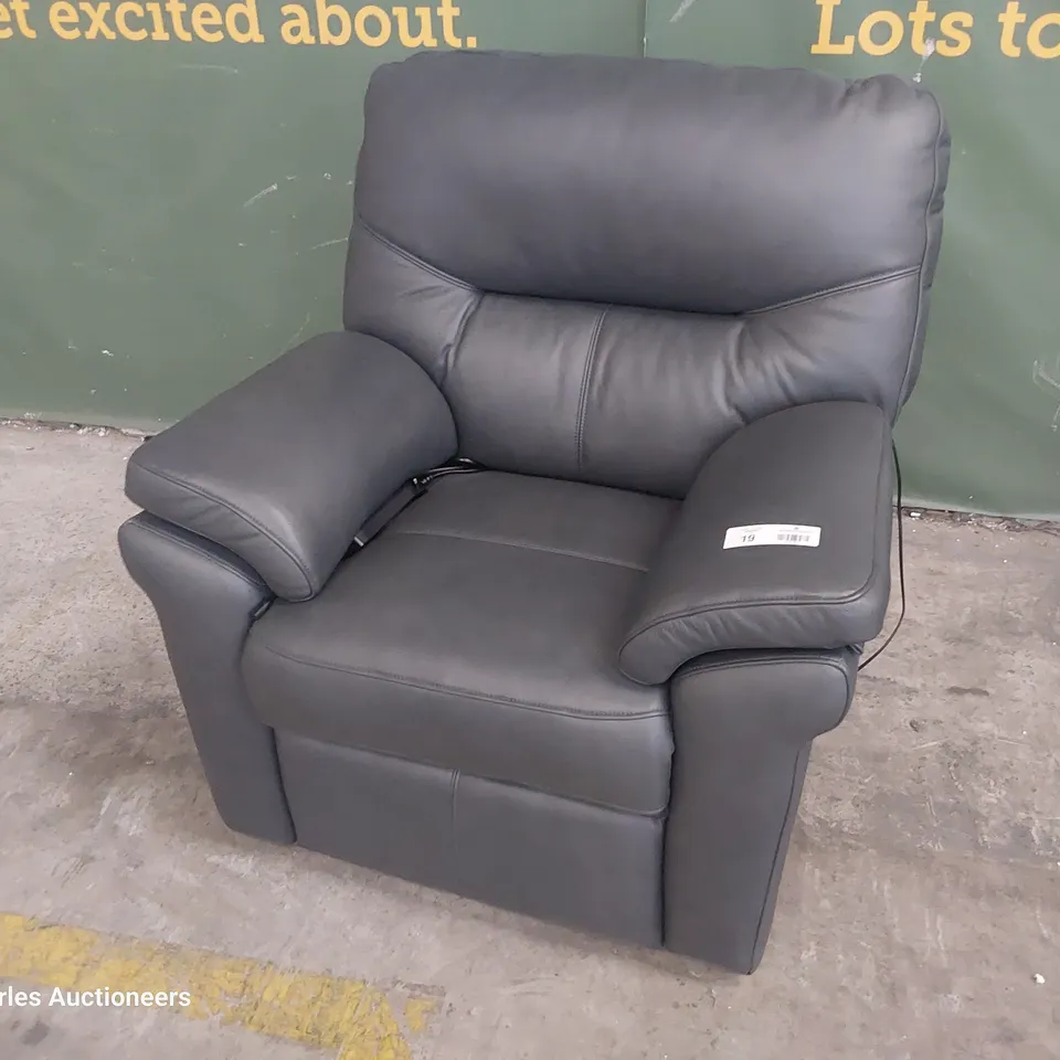 QUALITY BRITISH DESIGNER G PLAN SEATTLE POWER RECLINING EASY CHAIR CAMBRIDGE PETROL BLUE LEATHER 