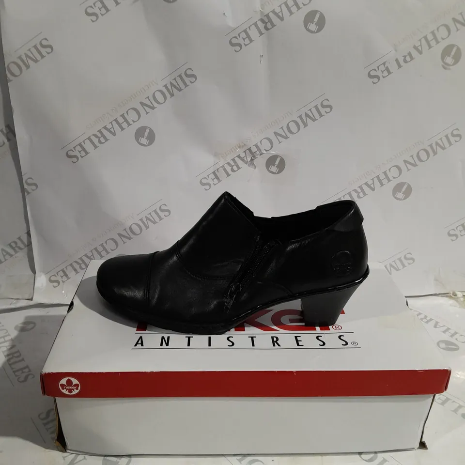 BOXED PAIR OF RIEKER SHOE BOOTS IN BLACK UK SIZE 5