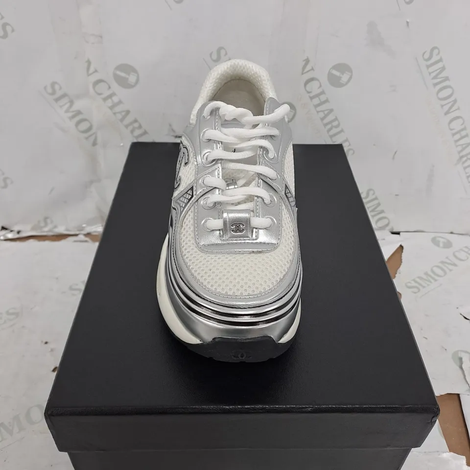 BOXED PAIR OF CHANEL SHOES IN WHITE/BLACK/METALLIC SILVER EU SIZE 39