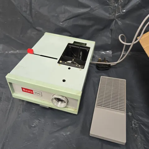 BOOTS 300 VINTAGE SLIDE PROJECTOR 