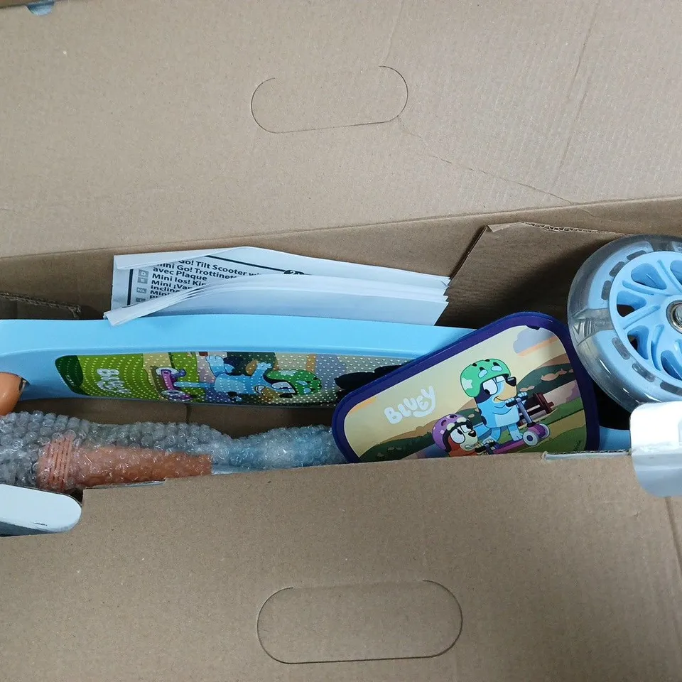 BLUEY MINI GO! TILT SCOOTER WITH LIGHTS
