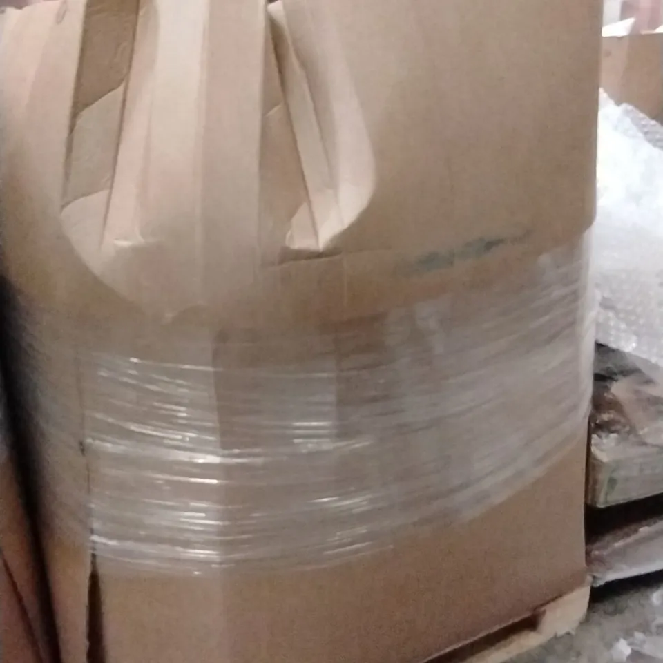 PALLET CONTAINING A LARGE QUANTITY OF HOSES