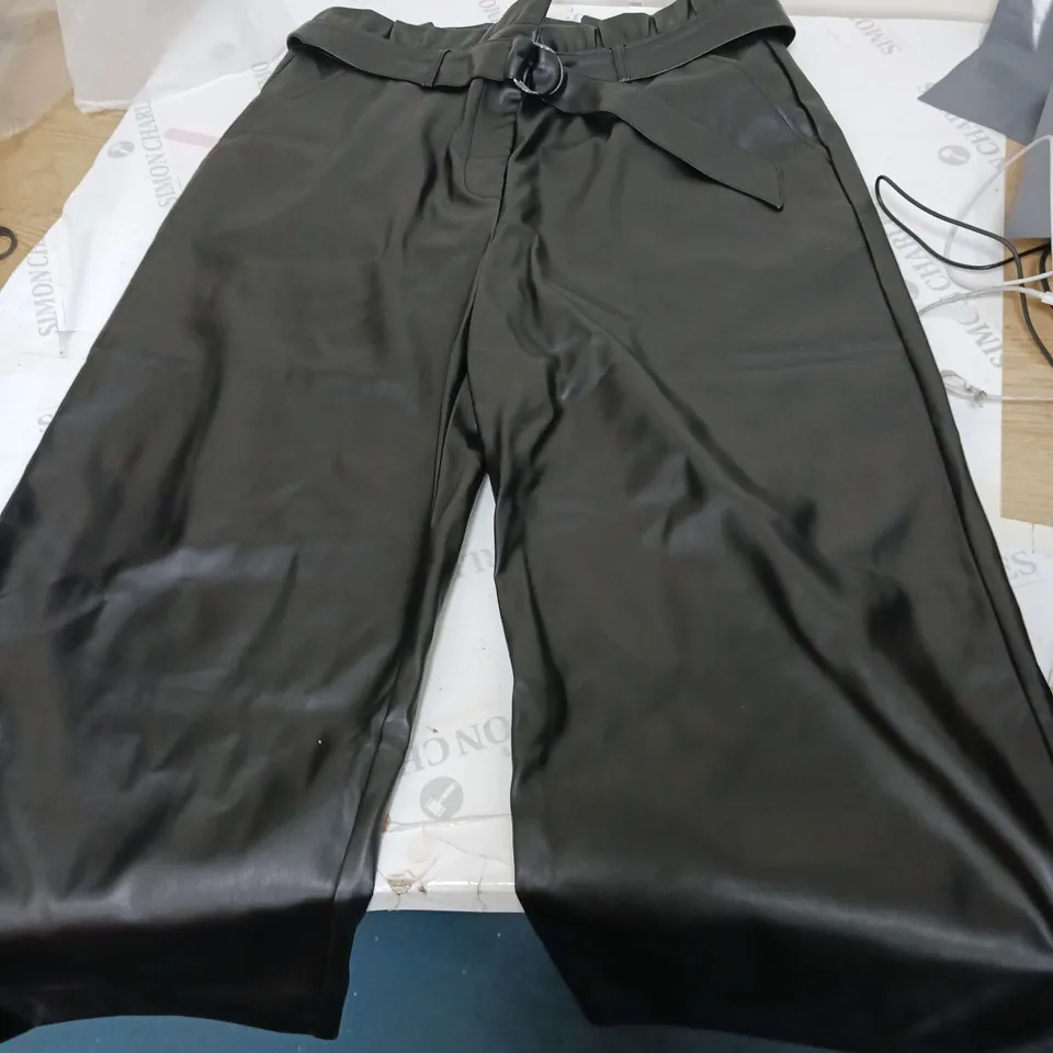 VERY LEATHER TROUSERS BLACK NO SIZE SPECIFIED