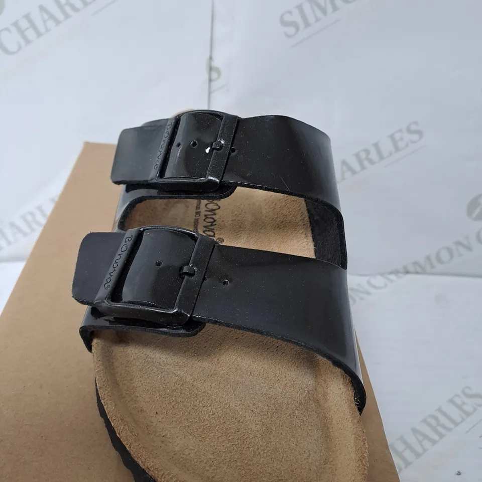 BONOVA BLACK SANDALS SIZE 5