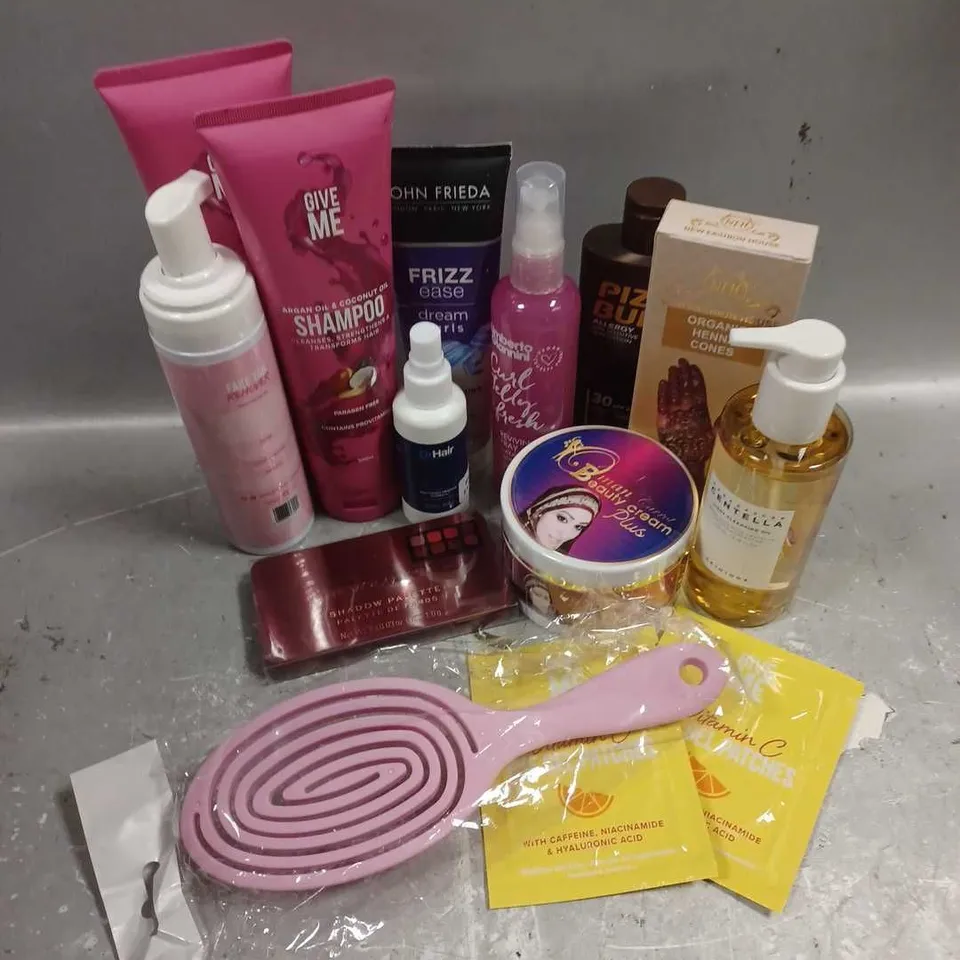 APPROXIMATELY 20 ASSORTED COSMETIC ITEMS TO INCLUDE - CENTELLA LIGHT CLEANSING OIL - UMBERTO GIANNINI CURL REVIVING SPRAY - GIVE ME FAKE TAN REMOVER - ETC