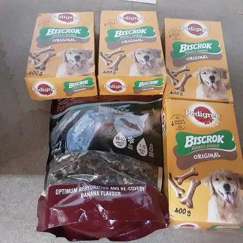 TOTE OF PET SUPPLIES INCLUDING 4 BOXES OF PEDIGREE BISCROK GRAVY BONES, SARACEN HORSE FEEDS RE-COVERY MASH TRAVEL POUCH