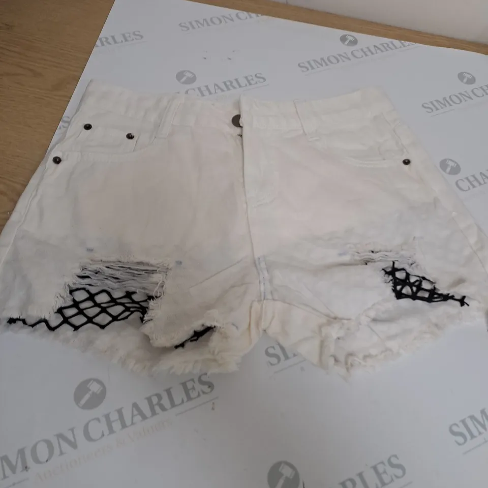 WHITE DENIM JEANS SIZE S 