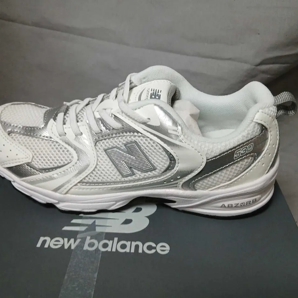 NEW BALANCE 530 RUNNING SHOES – MEN'S UK 7 (US 8) – WHITE/GREY