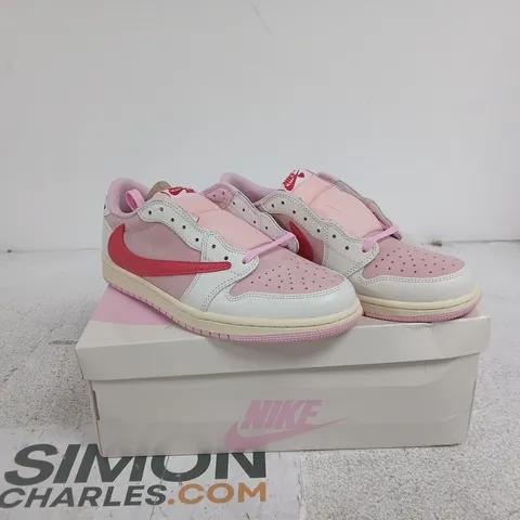 NIKE KIDS SNEAKERS – PINK & WHITE UK 8 BOXED