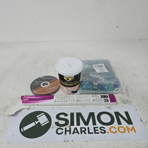 APPROXIMATELY 15 ASSORTED HOUSEHOLD PRODUCTS TO INCLUDE BARTOLINE ALL PURPOSE FILLER, DECORATIVE MULTI COLOURED STONES AND AN INTELLIGENT LIGHT STRIP