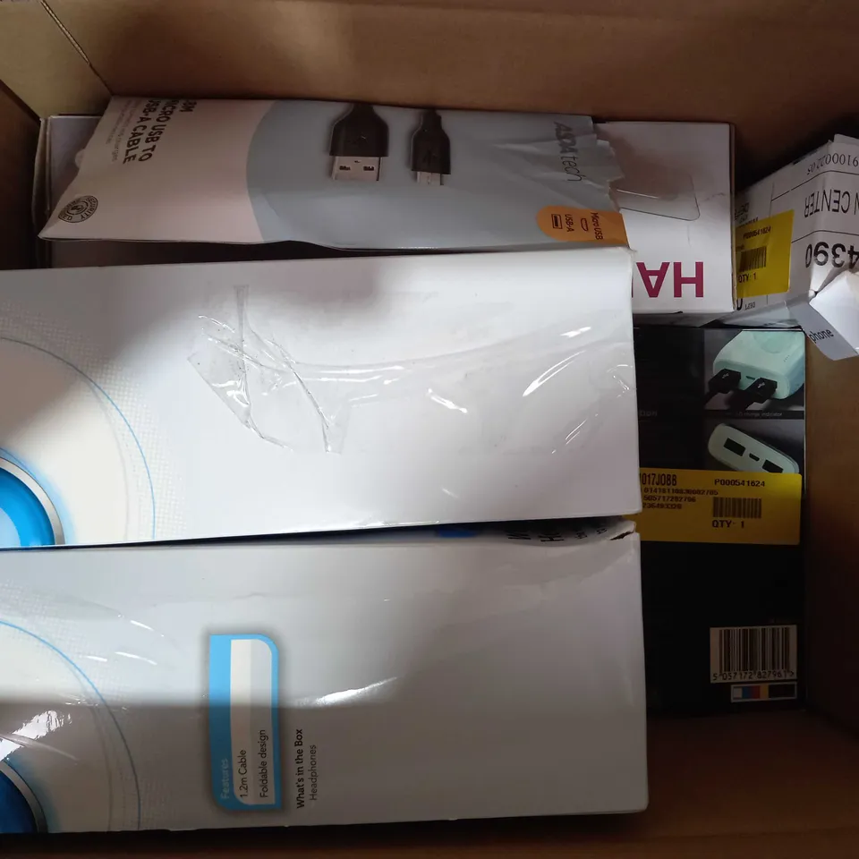 LOT OF APPROXIMATELY 10 ASSORTED HOUSEHOLD ITEMS TO INCLUDE ASDA TECH TRUE WIRELESS EARBUDS, ASDA TECH SYNC AND CHARGE CABLE, BLACKWEB MICRO USB TO USB-A CABLE, ETC