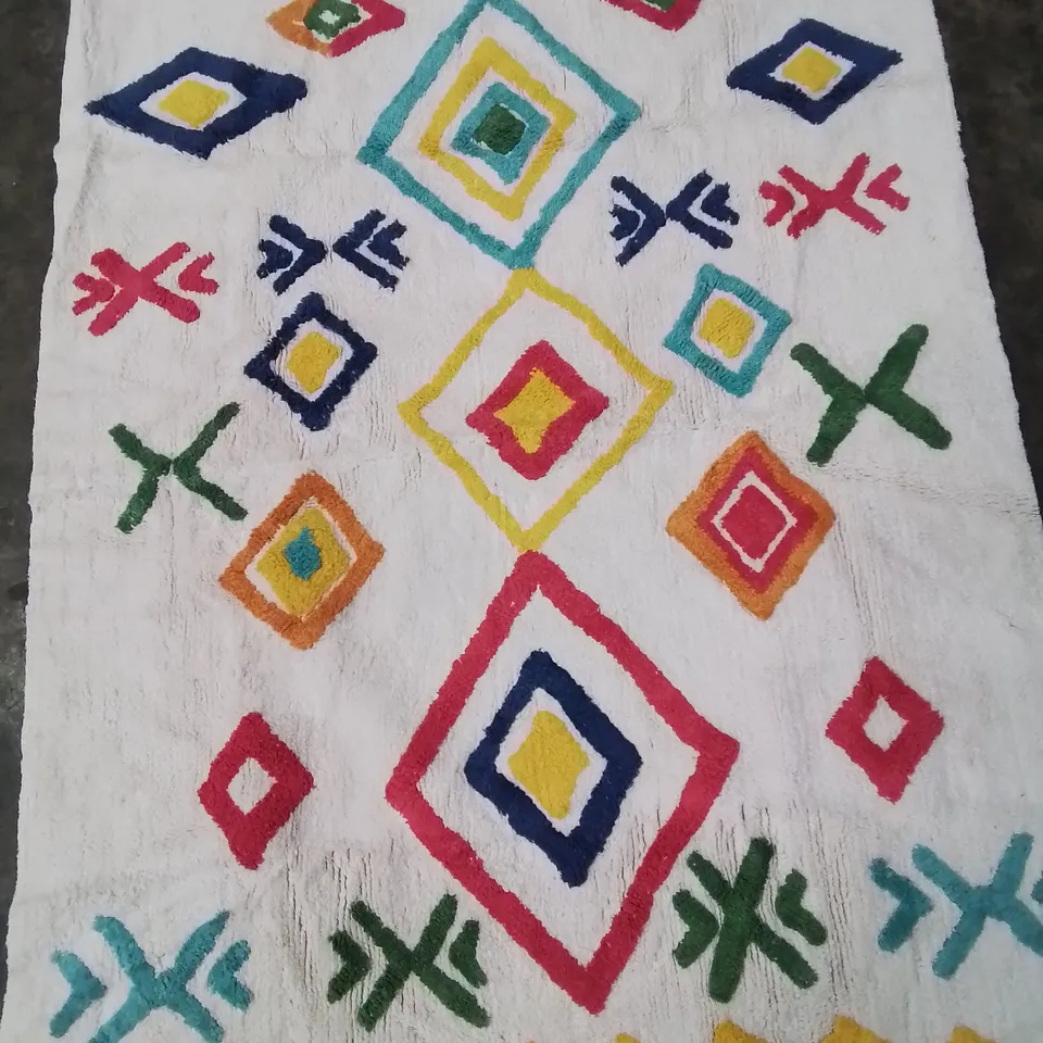 IXIA COLOURFUL PATTERNED RUG IN SIZE 120X170CM