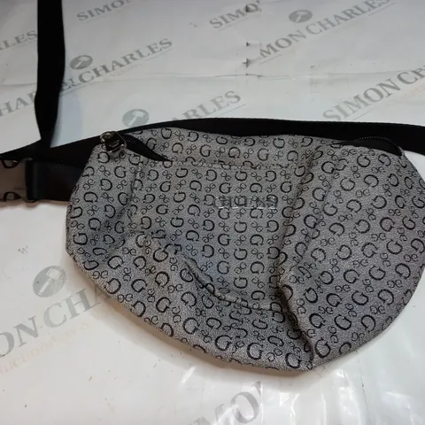 GUESS FANNY PACK