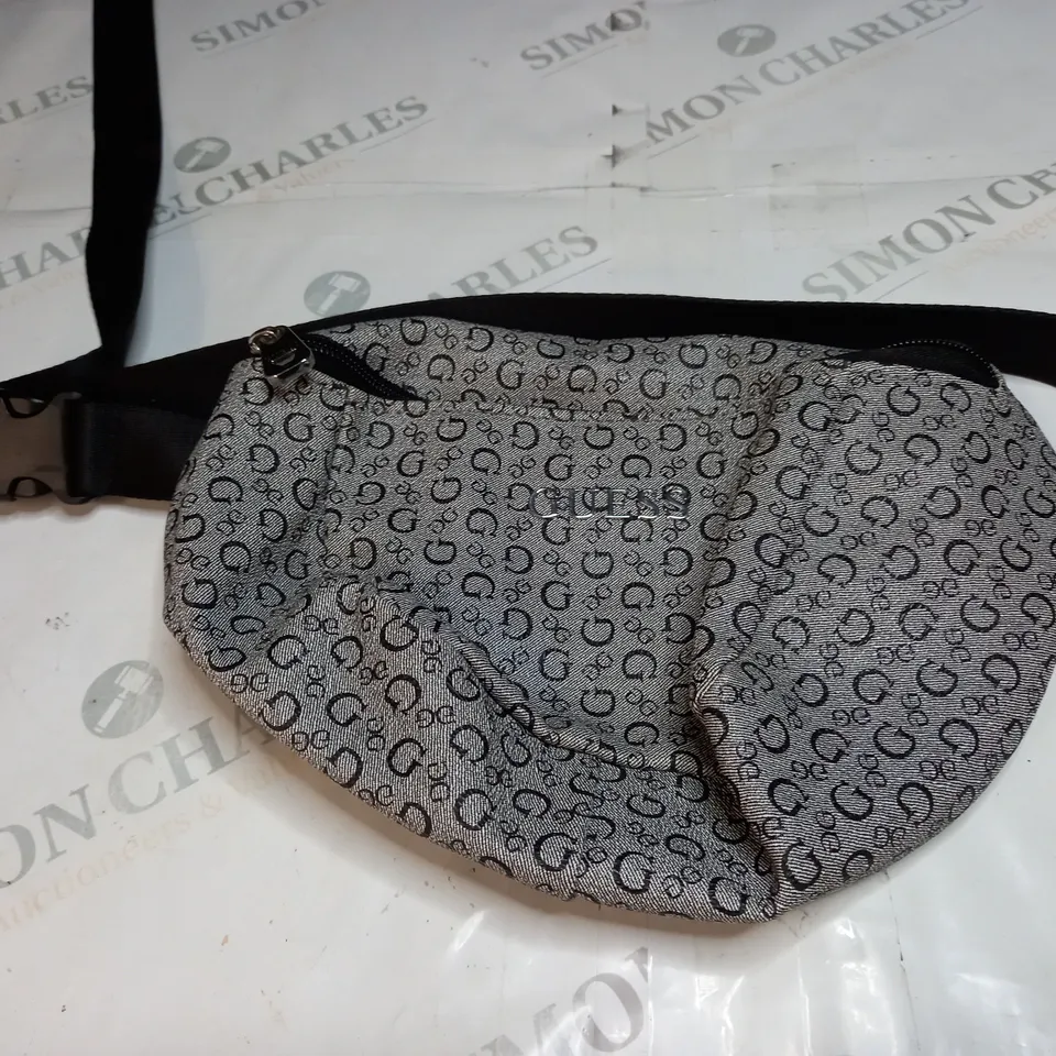 GUESS FANNY PACK