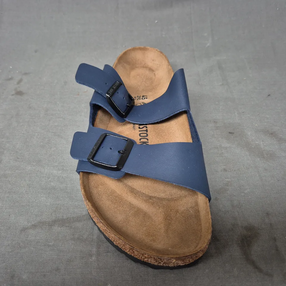 BOXED PAIR OF BIRKENSTOCK ARIZONA BS SANDALS IN NAVY UK SIZE 10.5